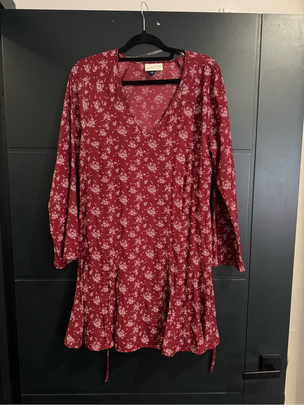 Universal Thread Burgundy Floral V-Neck Long Sleeve Dress